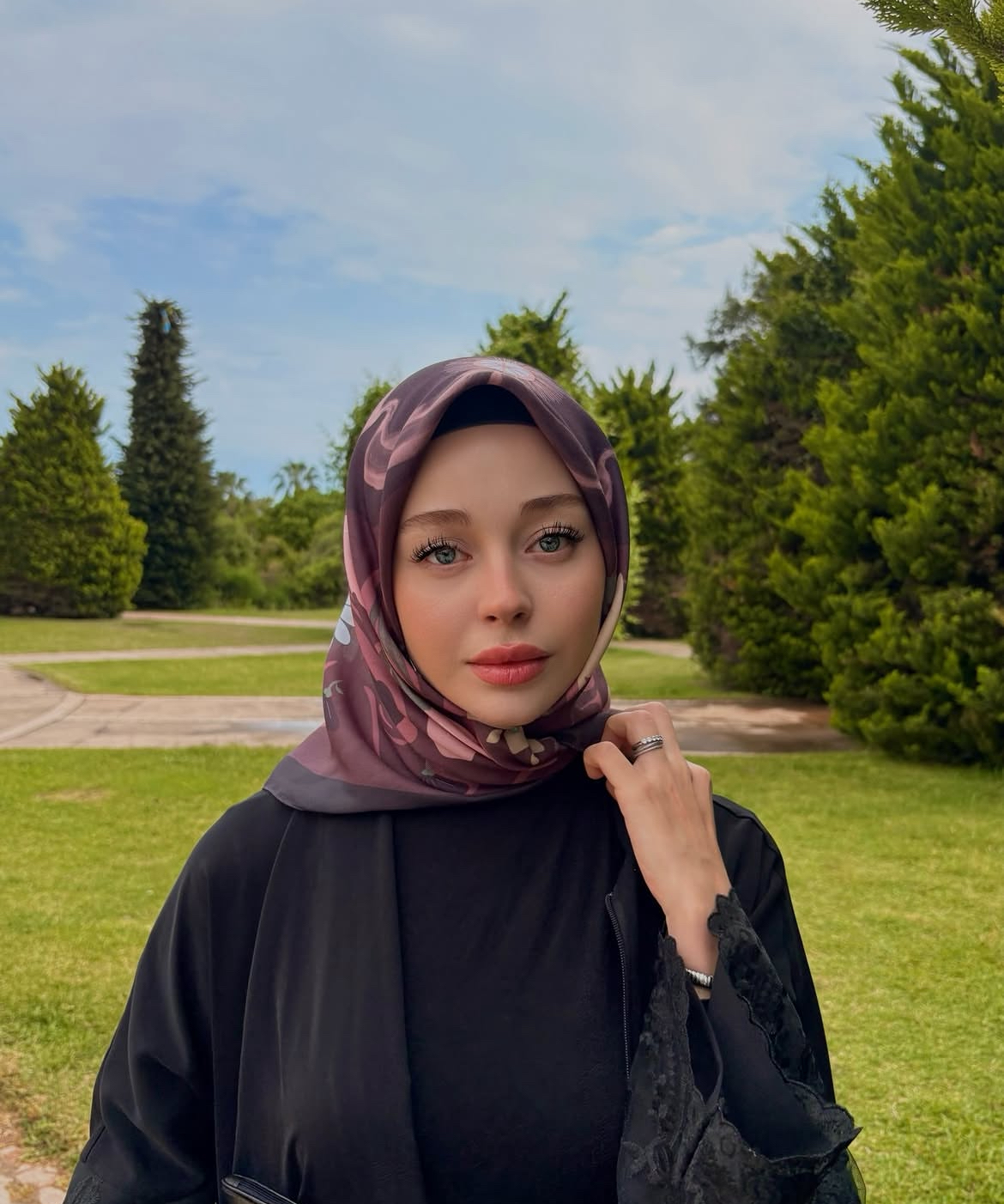 Mayıslar Mükemmel Kadın Escort İdil