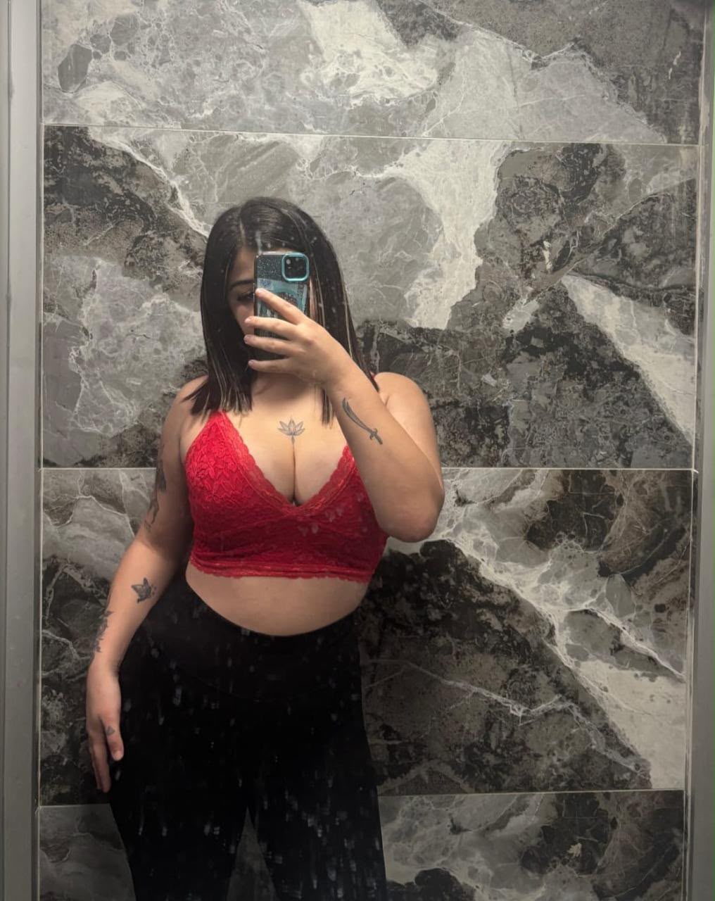 Akcami Alman Bayan Escort Hira